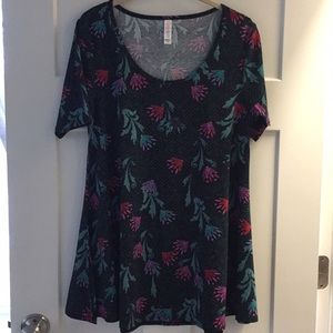 NWOT LulaRoe Top